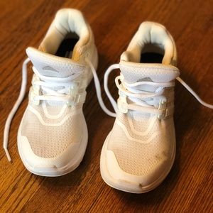 ADIDAS WHITE CLOUDFOAM ORTHOLITE SNEAKERS